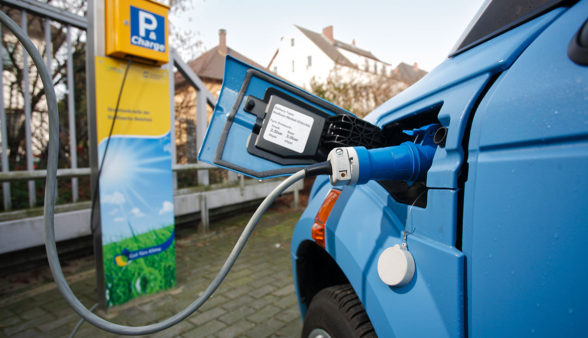 kommunikation ladestation elektrofahrzeug