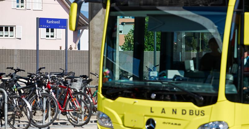 öffentlicher verkehrsmittel